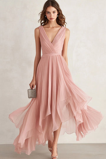 Robe de bal asymétrique à col en V blush avec plis